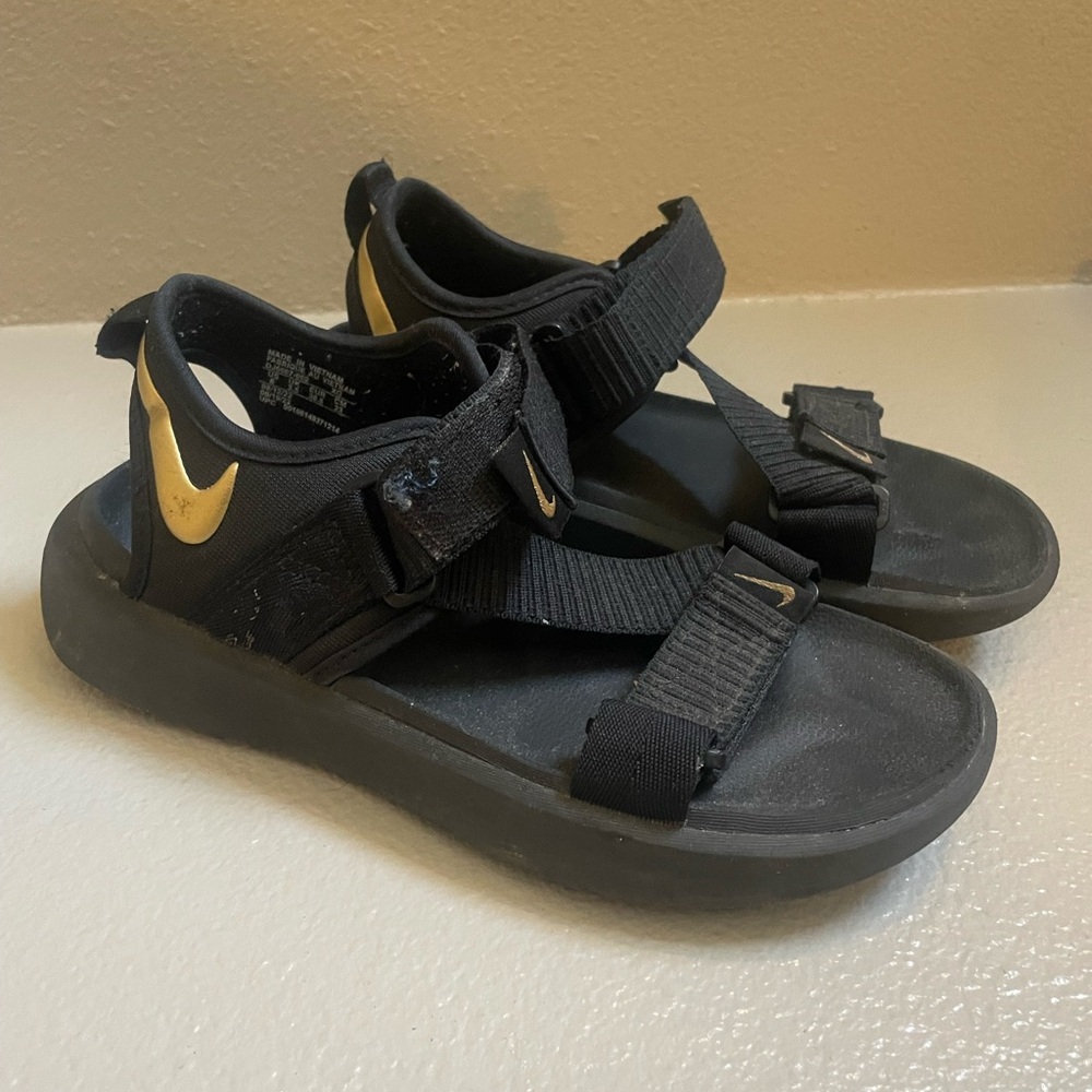 Nike Vista Sandal 'Black Metallic Gold'